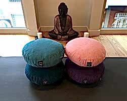 Renkli minder (mor, pembe, koyu yeşil)